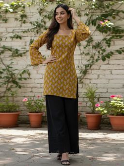 Gahan - Womens Floral Printed Square Neck Flared Sleeves Kurti
