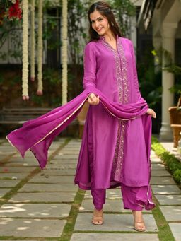 Gahan - Womens Pink Viscose Rayon Straight Printed Kurta with Pant & Dupatta