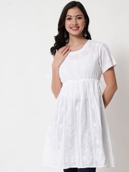 PARAMOUNT CHIKAN - Women's White Hand Embroidered Chikankari Cotton Tunic