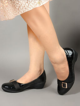 Carlton London - Black Wedge Heel Textured Women Party Wear Pumps