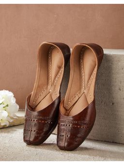 Fabindia - Women Brown Leather Juttis