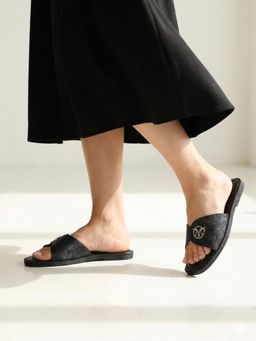 Monrow - Women Nyra Black Flats
