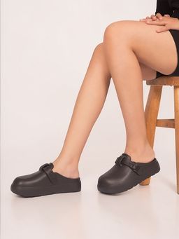Truffle Collection - Black Eva Round Toe Clogs