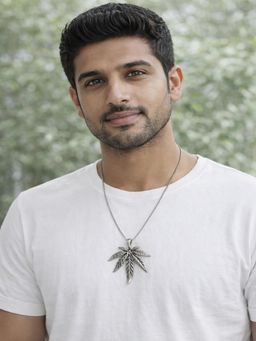 JEWELZ - Men Silver-Toned Leaf Pendant Necklace