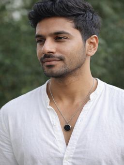 JEWELZ - Men Silver-Toned Black Round Pendant Necklace