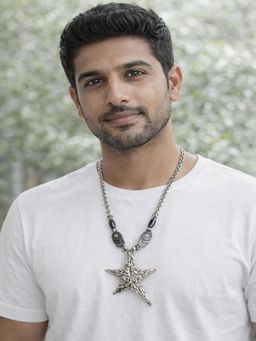 JEWELZ - Men Silver-Toned Star Pendant Necklace