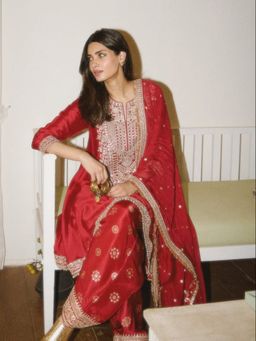 Gopi Vaid - Diana Penty In Misha Farshi Red Kurta with Salwar and Dupatta