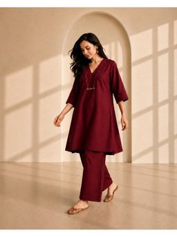 Vaaya - Burgundy Handwoven Cotton Kurta with Pant