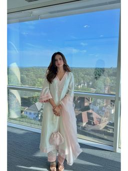 Sheetal Batra - Pink Sarggun Mehta In Sahabat Daisy Kaftan with Salwar and Heavy Dupatta