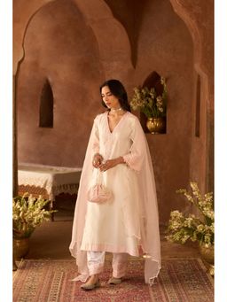 Sheetal Batra - Pink Sarggun Mehta In Sahabat Daisy Kaftan with Salwar and Light Dupatta