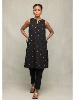Sutra Art of Clothing - Black Hearts South Cotton Kurta with Pant and Dupatta