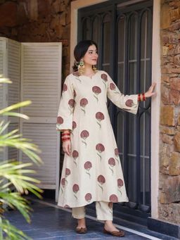 Gahan - Womens Maroon Rayon Blend Printed A-Line Kurta With Pant