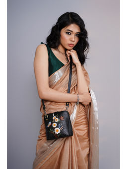 Miri - Black Hand Embroidered White Daisy Venice Sling Bag with Detachable Straps