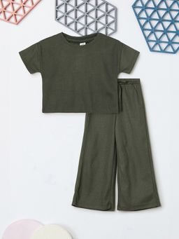 max - Green Solid Regular Polyester Blend Top and Pant