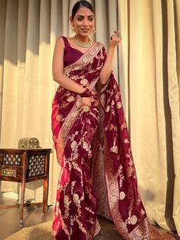 URBAN PALLU - Women Maroon Silk Blend Saree