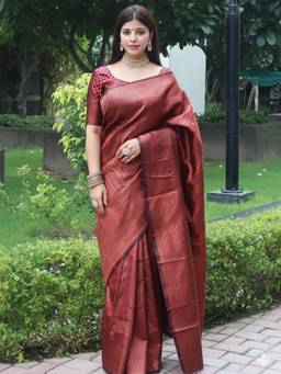 URBAN PALLU - Woven Women Maroon Silk Blend Saree