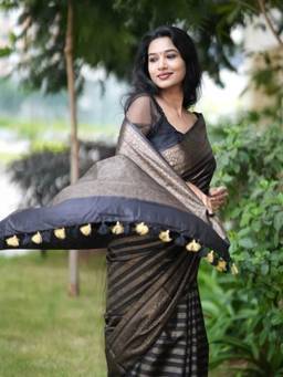 URBAN PALLU - Women's Black Silk Blend Saree