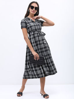 TOKYO TALKIES - Women Checks Printed Satin Pleated Midi Dress with Belt