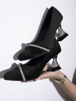Shoetopia - Shoetopia Rhinestone Decor Pointed Toe Stylish Black Pumps