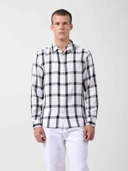 The Indian Garage Co - Men Regular Fit Checked Cutaway Collar Casual Shirt - White