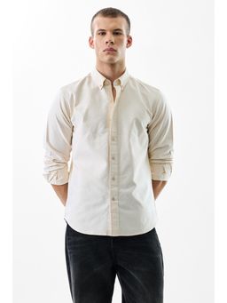 Snitch - Beige Solid Full Sleeves Slim Casual Shirt for Men