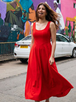 Uptownie - Scoop Neck Solid Maxi Red Dress