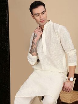 Sanwara - Off White Kurta with Pyjama for Men Combining Handcrafted