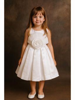 Blabber - Girls White Sleeveless Floral Applique Detailed Knee Length Dress