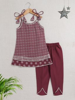 The Magic Wand - Girls Maroon Embellished Cotton Kurta with Pant