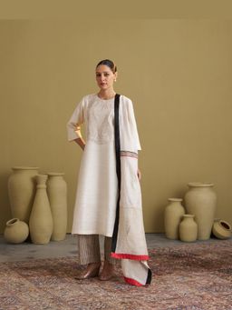 Vaaya - The Ivory Mulberry Silk Dori Handwork Kurta with Palazzo and Dupatta