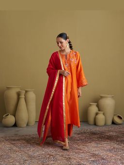Vaaya - The Narangi Silk Chanderi Orange Kurta With Pant And Dupatta