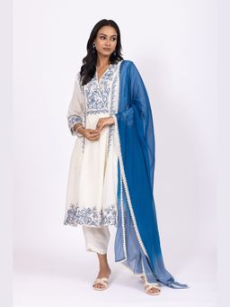 LABEL NAARITI - Nargis White Kurta with Salwar and Dupatta