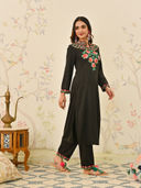 Black color option, Sold out, Currently selected