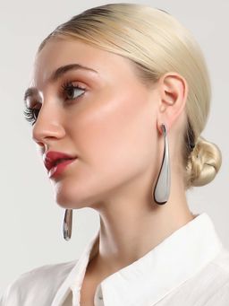 Sohi - Womens The Elongated Drip Drop Earrings - Metallic Silver