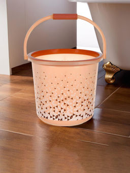 Kuber Industries - Orange Unbreakable Plastic Triangle Print Bucket