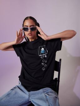Bewakoof - Women's Black Just Chill Squad Graphic Printed Boyfriend T-shirt