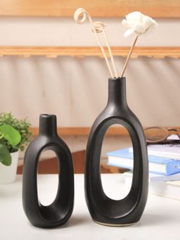 PUREZENTO - Keiko Vase In Color Black