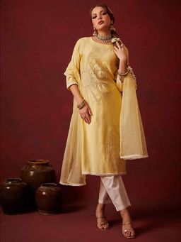 Heeposh - Yellow Embroidered Kurta & Pant with Dupatta (Set of 3)