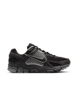 Nike - Men Nike Zoom Vomero 5 Sneakers