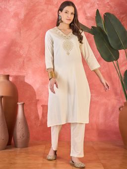 Gahan - Womens Off White V-Neck Embroidered Kurta