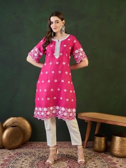 Gahan - Pink Ethnic Motifs Embroidered Round Neck Schiffli Pure Cotton Straight Kurta