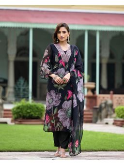 Gahan - Black Georgette Embroidered Floral Kurta with Pant & Dupatta