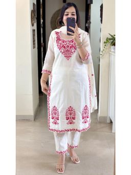Gahan - White Tesla Embroidered Kurta with Pant & Dupatta
