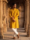 Yellow color option, Currently selected