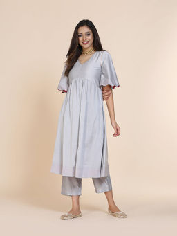 Abhishti - Grey Solid Kurta And Pant (Set of 2)