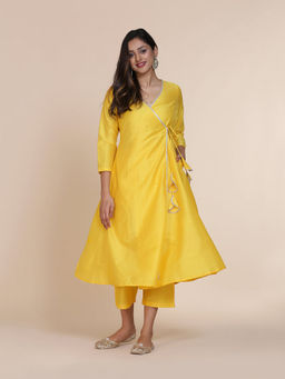 Abhishti - Yellow Solid Kurta And Pant (Set of 2)