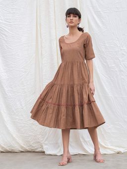 Abhishti - Tiered Dress With Contrast Detail In Mangalgiri Cotton-Russet Brown