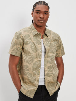 American Eagle - Men Beige Tropical Button Up Resort Shirt