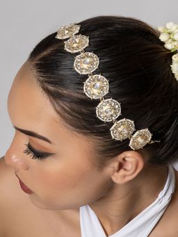 Teejh - Niharni Pearl and Polki Matha Patti