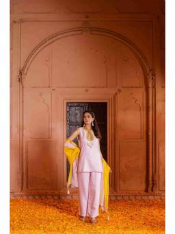 BAHAARA BY DIVYA NARULA - Petal Pink Kurta & Pant With Dupatta